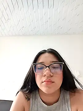 -VICKKY online show from 12.17.25