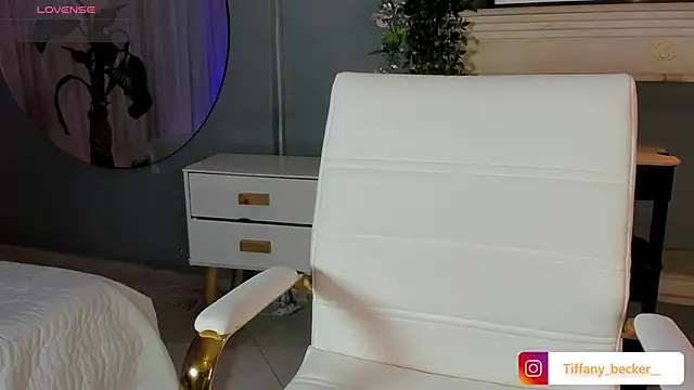 tiffany becker online show from 12.02.25