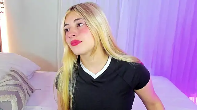 Snapshot of tiffany_becker chatting on 02.15.26 tiffany becker online show from 02.15.26