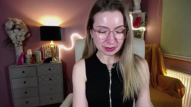 Snapshot of Mia_Tasty chatting on 02.09.25 Mia Tasty online show from 02.09.25