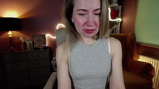 Snapshot of Mia_Tasty chatting on 02.23.25 Mia Tasty online show from 02.23.25