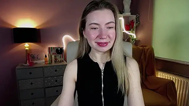 Snapshot of Mia_Tasty chatting on 03.22.25 Mia Tasty online show from 03.22.25