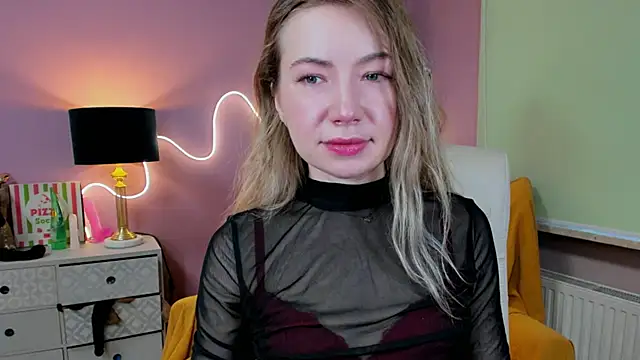 Snapshot of Mia_Tasty chatting on 11.12.25 Mia Tasty online show from 11.12.25