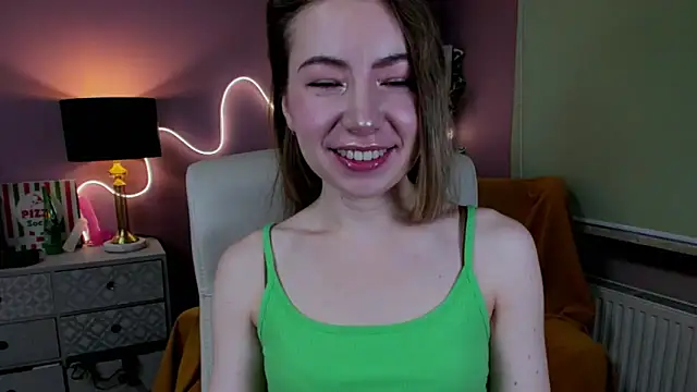 Snapshot of Mia_Tasty chatting on 11.29.25 Mia Tasty online show from 11.29.25