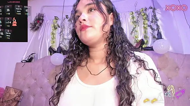 Snapshot of Chanelle_ chatting on 11.27.25 Chanelle online show from 11.27.25