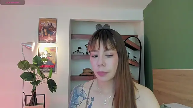 Snapshot of iriiina_veneno chatting on 07.20.26 iriiina veneno online show from 07.20.26