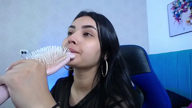 Snapshot of antonella_sweetlittle chatting on 11.21.25 antonella sweetlittle online show from 11.21.25