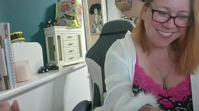 Snapshot of NikiDeeOfficial chatting on 09.08.25 NikiDeeOfficial online show from 09.08.25