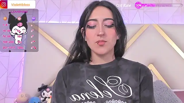 Snapshot of Violettbloss chatting on 02.05.25 Violettbloss online show from 02.05.25