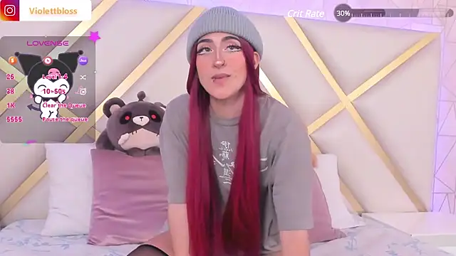 Snapshot of Violettbloss chatting on 02.13.25 Violettbloss online show from 02.13.25