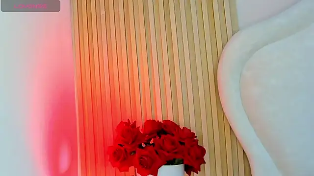 Snapshot of Violettbloss chatting on 09.16.25 Violettbloss online show from 09.16.25