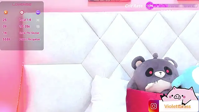 Snapshot of Violettbloss chatting on 09.25.25 Violettbloss online show from 09.25.25