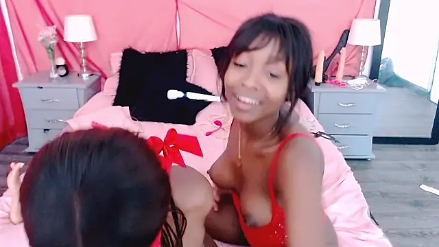 Snapshot of AdelynYasmin chatting on 12.05.24 AdelynYasmin online show from 12.05.24