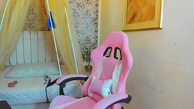 Snapshot of agatha_rusell_ chatting on 02.06.25 agatha rusell online show from 02.06.25