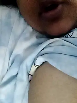 Snapshot of smile_pretty chatting on 12.17.24 smile pretty online show from 12.17.24