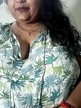 Snapshot of smile_pretty chatting on 01.06.25 smile pretty online show from 01.06.25