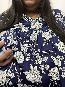 Snapshot of smile_pretty chatting on 09.13.25 smile pretty online show from 09.13.25