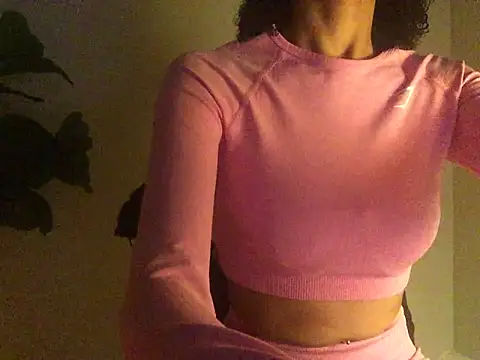 Snapshot of loveofbea chatting on 12.02.24 loveofbea online show from 12.02.24