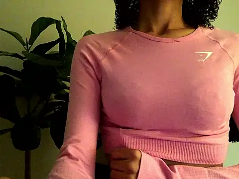 Snapshot of loveofbea chatting on 12.02.24 loveofbea online show from 12.02.24