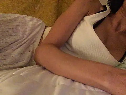 Snapshot of loveofbea chatting on 01.03.25 loveofbea online show from 01.03.25