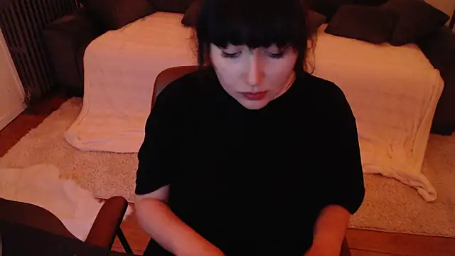 Lynylou online show from 12.09.24