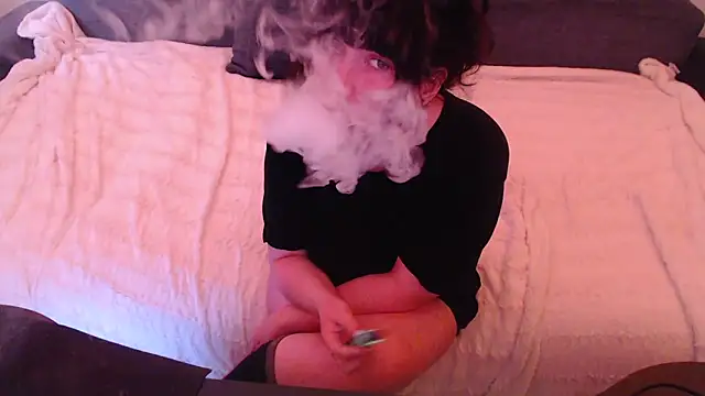 Lynylou online show from 12.18.24