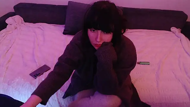 Lynylou online show from 12.18.24