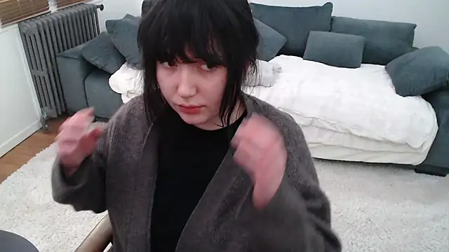 Lynylou online show from 02.20.25