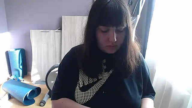 Lynylou online show from 09.11.25