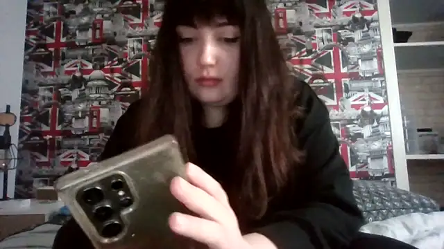 Lynylou online show from 11.13.25