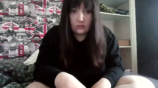 Lynylou online show from 11.25.25