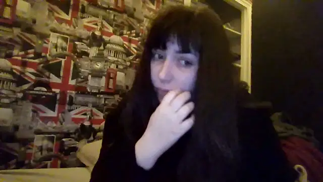 Lynylou online show from 12.03.25