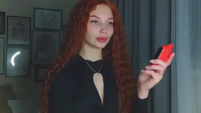 JudyWalkerr online show from 02.12.25