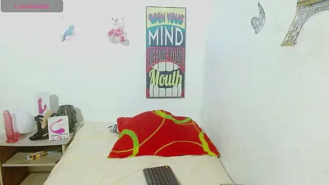 Snapshot of Stefanny_Taylor_ chatting on 12.04.24 Stefanny Taylor online show from 12.04.24