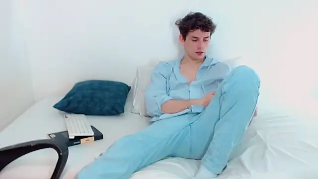 Elio555 online show from 12.15.24