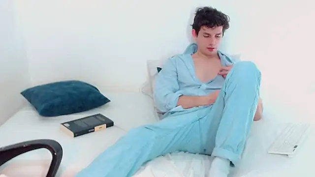 Elio555 online show from 12.15.24