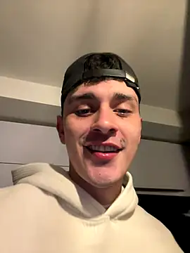 Snapshot of bastia_noooo chatting on 10.17.25 bastia noooo online show from 10.17.25