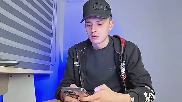 Snapshot of bastia_noooo chatting on 11.19.25 bastia noooo online show from 11.19.25