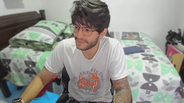 Snapshot of justin_stark7 chatting on 02.26.25 justin stark7 online show from 02.26.25