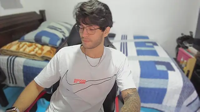 Snapshot of justin_stark7 chatting on 03.11.25 justin stark7 online show from 03.11.25