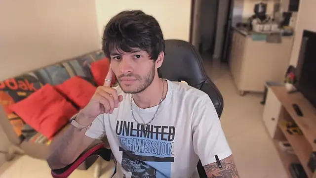 Snapshot of justin_stark7 chatting on 10.25.25 justin stark7 online show from 10.25.25