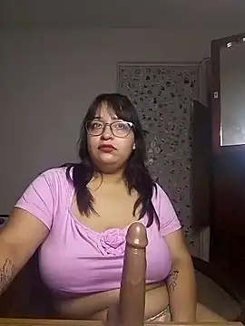 Snapshot of Angiee2001 chatting on 01.19.25 Angiee2001 online show from 01.19.25