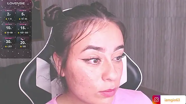 Snapshot of Georgina_1t chatting on 03.03.25 Georgina 1t online show from 03.03.25