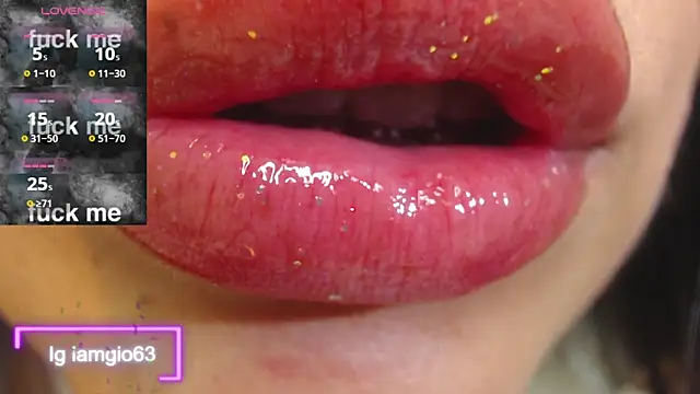 Snapshot of Georgina_1t chatting on 03.22.25 Georgina 1t online show from 03.22.25