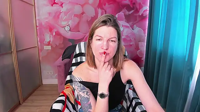 EmilyWalkeri online show from 02.23.25