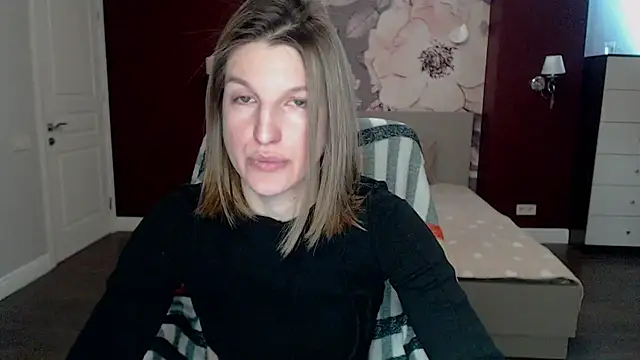 EmilyWalkeri online show from 03.04.25