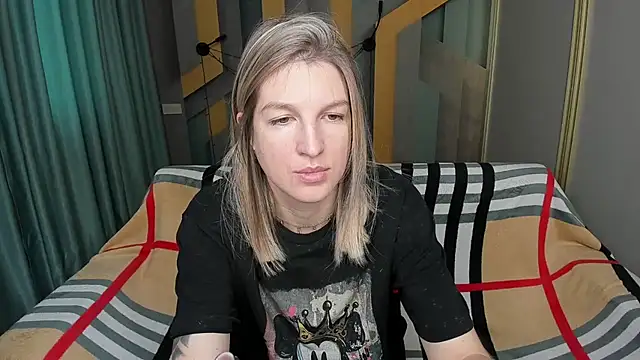 EmilyWalkeri online show from 12.04.25