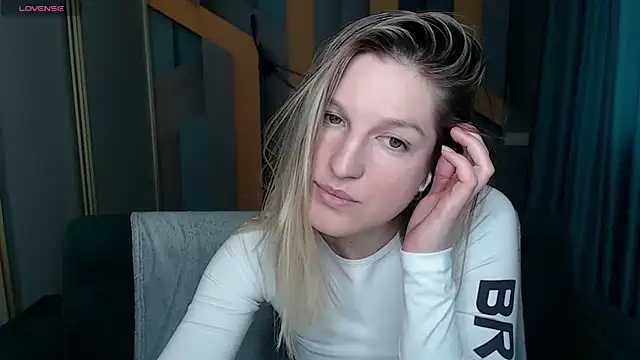 EmilyWalkeri online show from 02.06.26