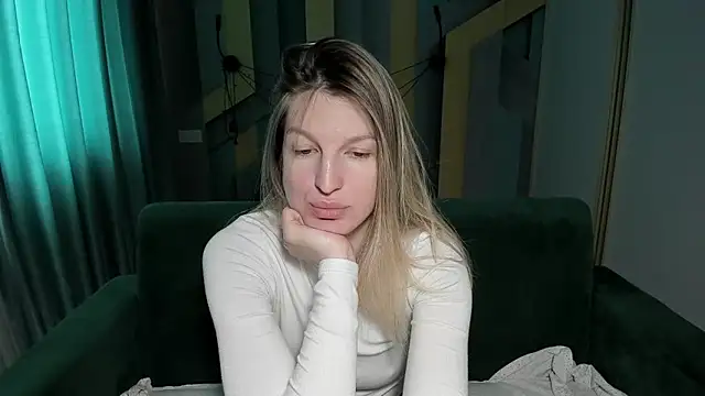 EmilyWalkeri online show from 04.21.26