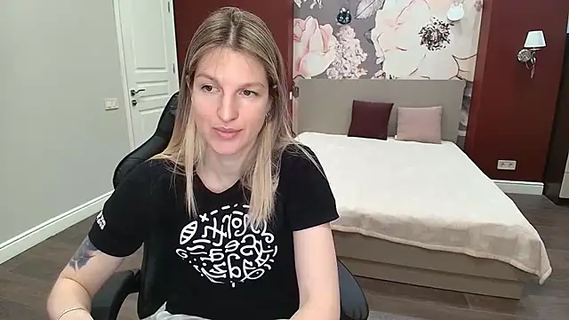 Snapshot of EmilyWalkeri chatting on 06.01.26 EmilyWalkeri online show from 06.01.26
